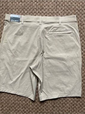 Eddie Bauer Men's Light Khaki Flat Front Shorts